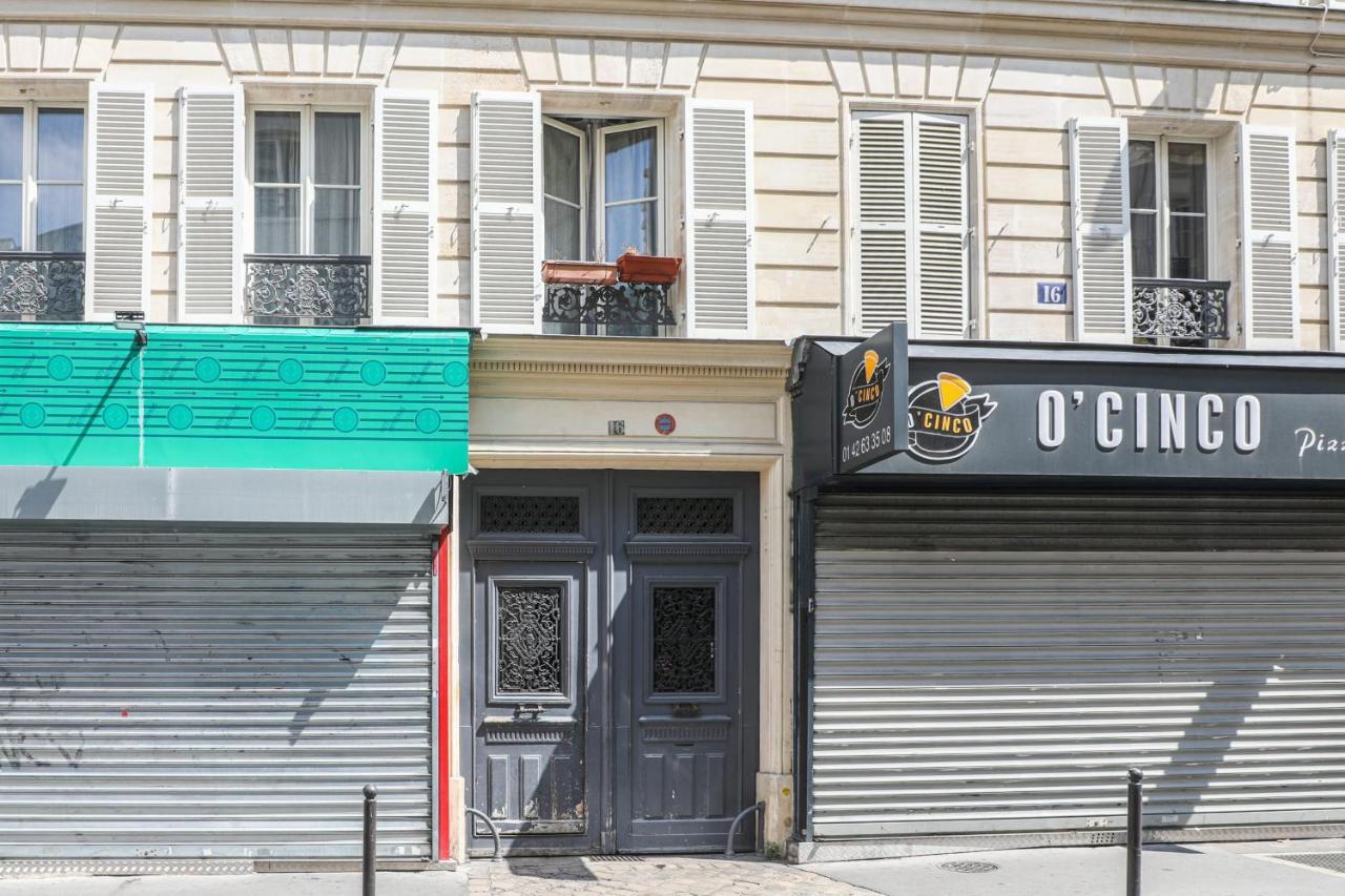 Artists' Studio On The Roofs Of Montmartre - Welkeys Apartment Paris Exterior photo